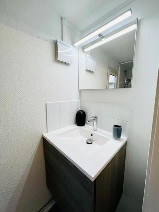 L'Eden, Apt 4 Prs Avec Jardin En Centre Ville 第戎 外观 照片